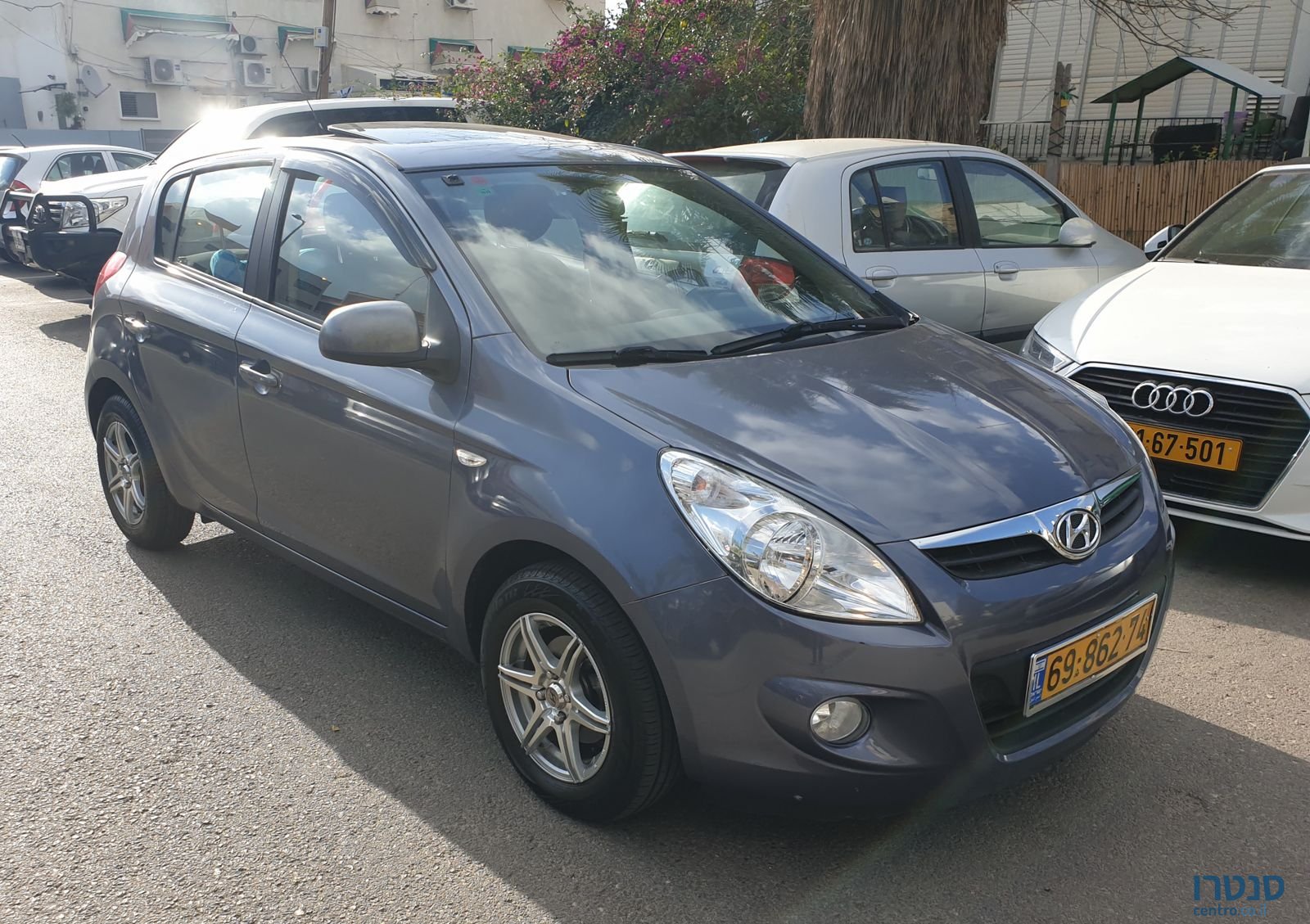 2011' Hyundai i20 photo #1