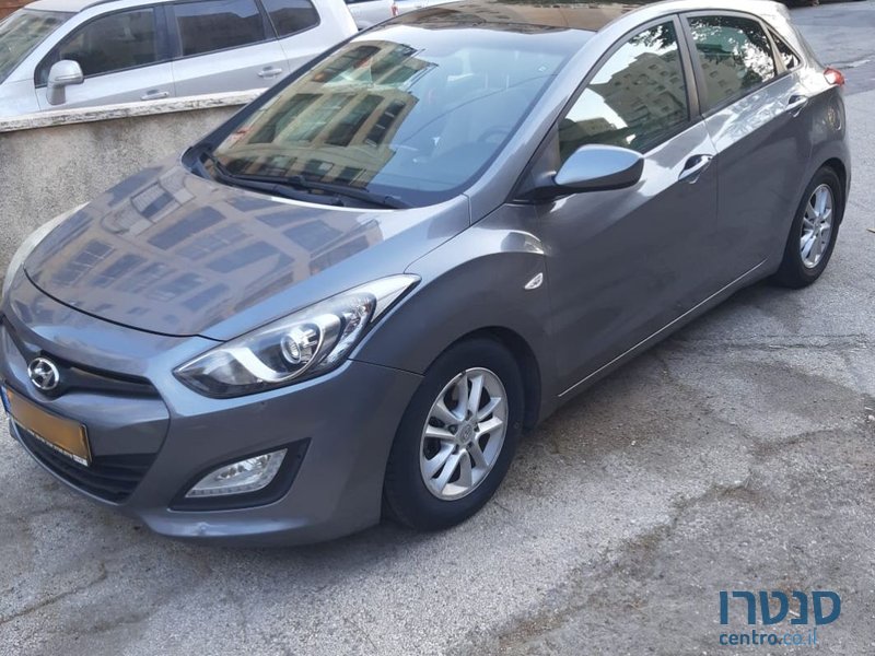 2013' Hyundai i30 יונדאי photo #1