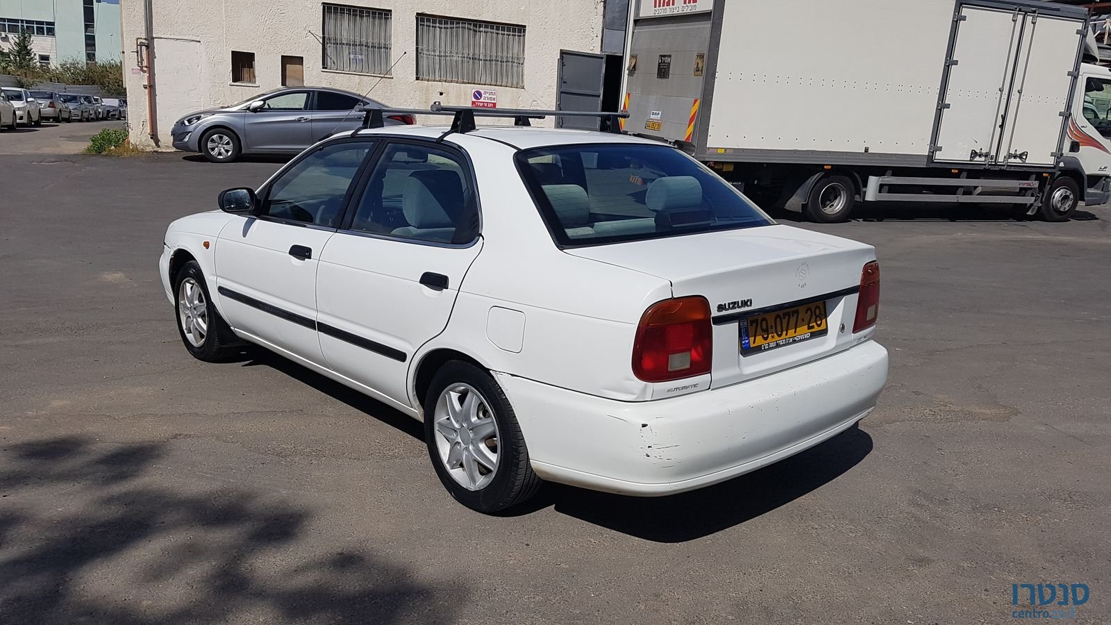 2002' Suzuki Baleno photo #2