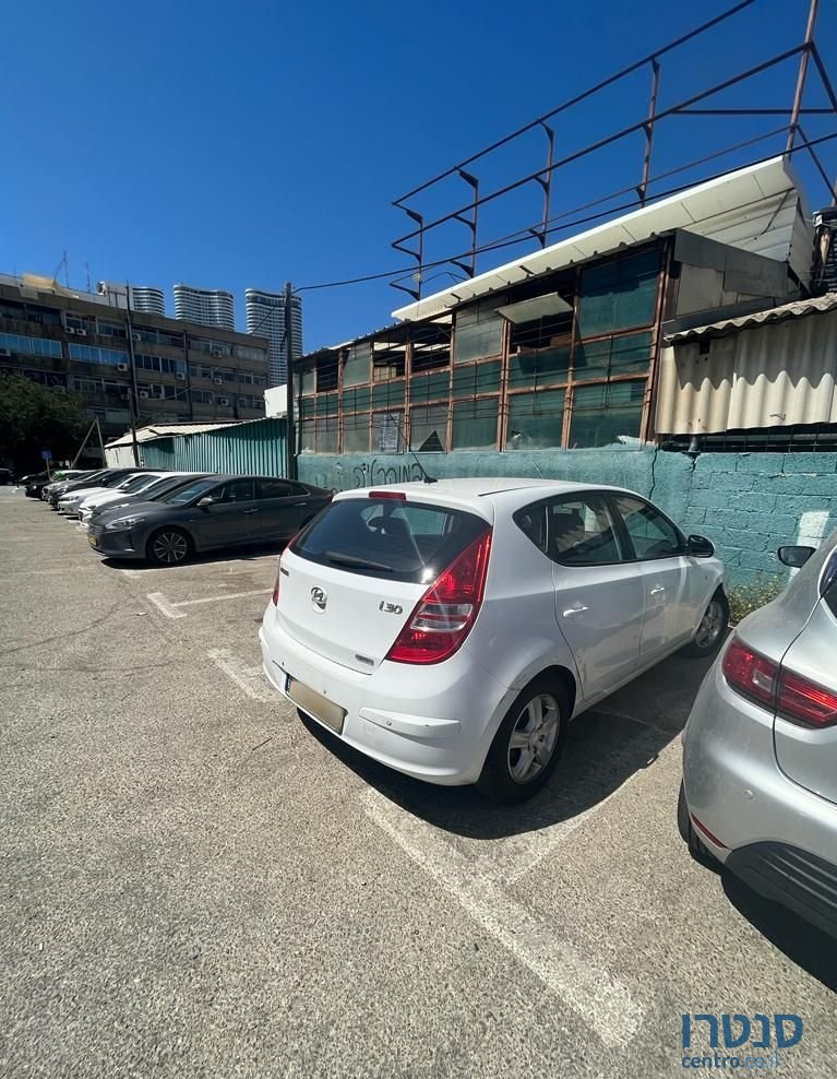 2008' Hyundai i30 יונדאי photo #5