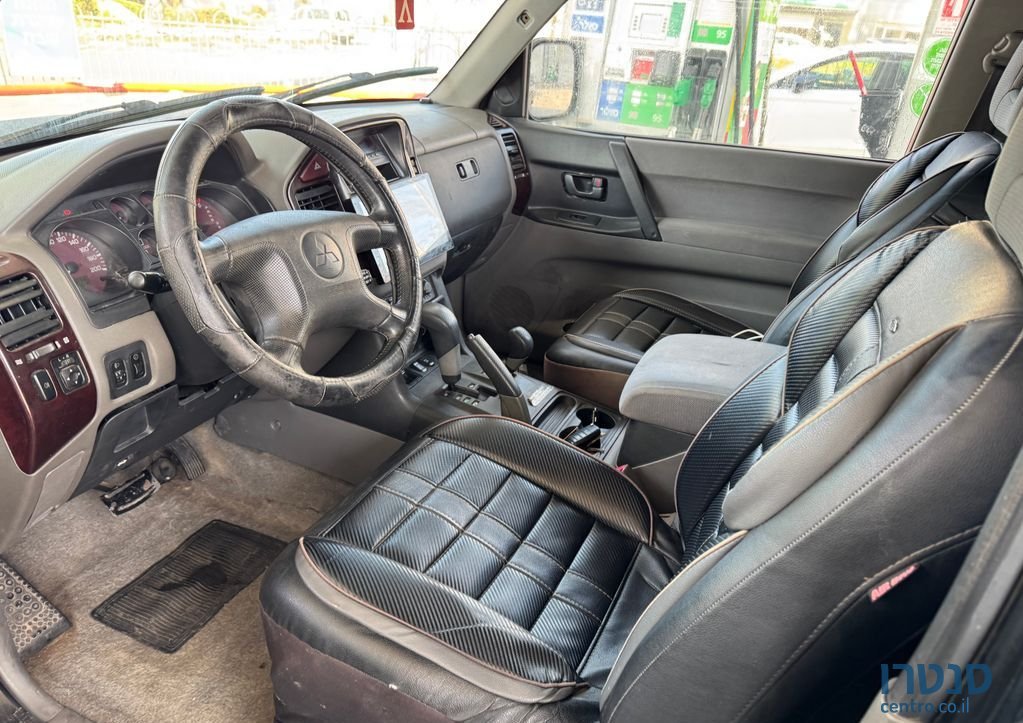 2001' Mitsubishi Pajero מיצובישי פג'רו photo #5
