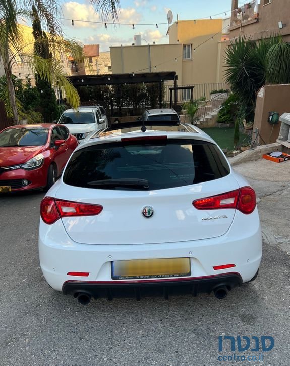 2017' Alfa Romeo Giulietta אלפא רומיאו ג'ולייטה photo #5