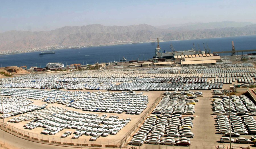 От импортеров автомобилей потребовали эвакуировать тысячи электромобилей из портов