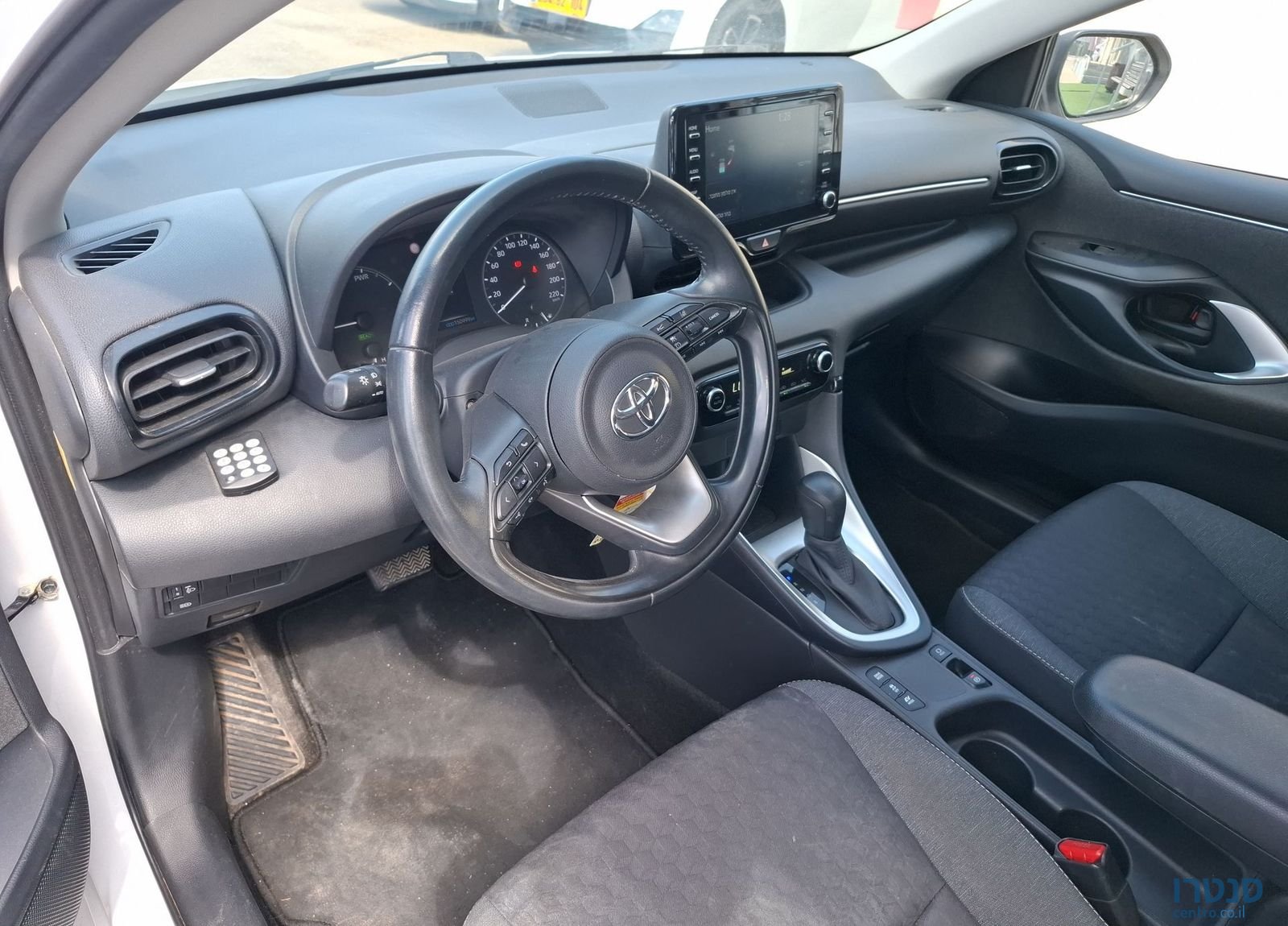 2021' Toyota Yaris טויוטה יאריס photo #2