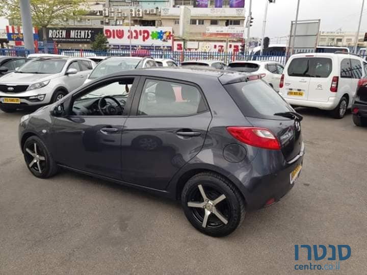 2012' Mazda 2 photo #3