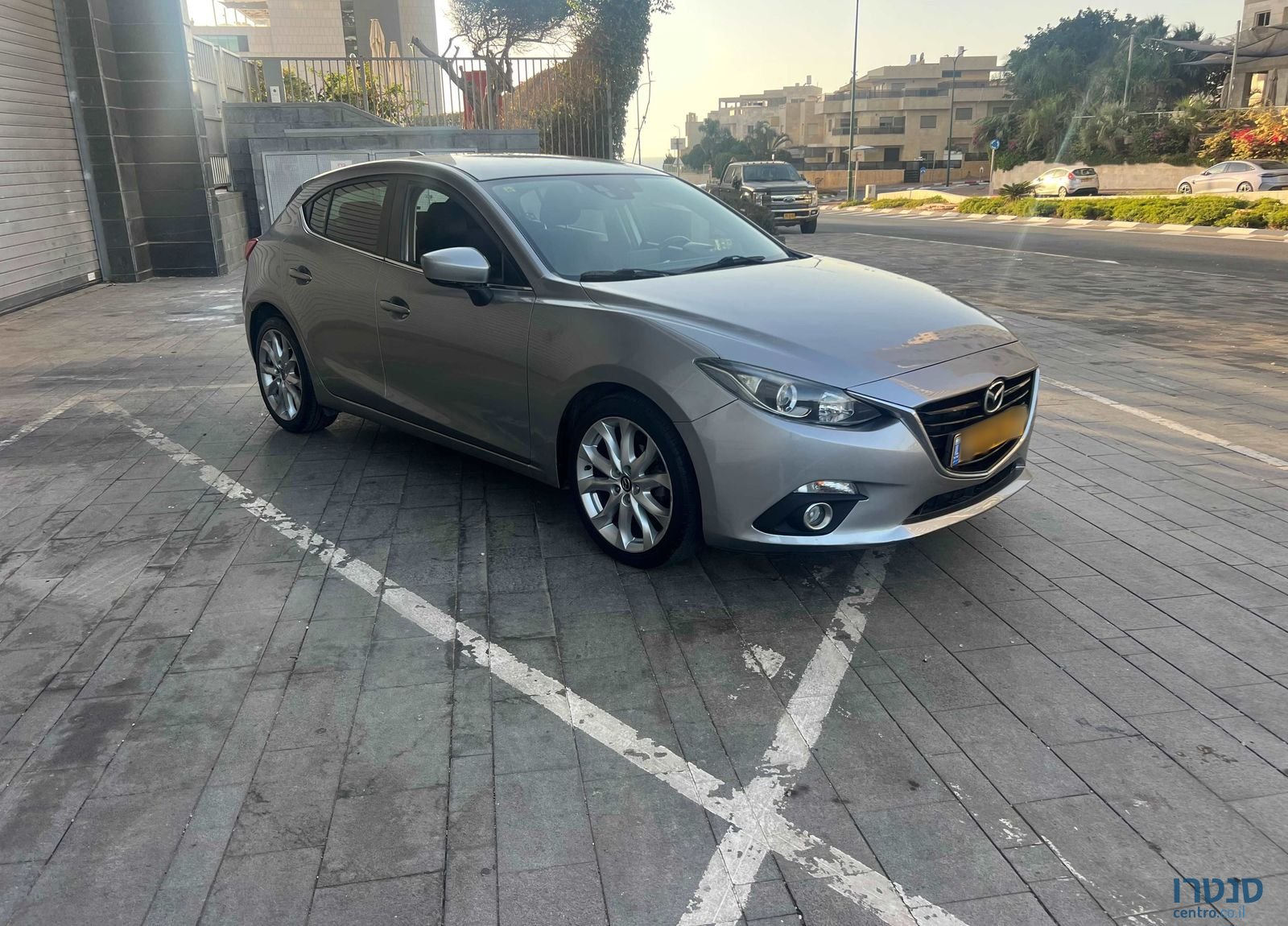 2015' Mazda 3 מאזדה photo #1