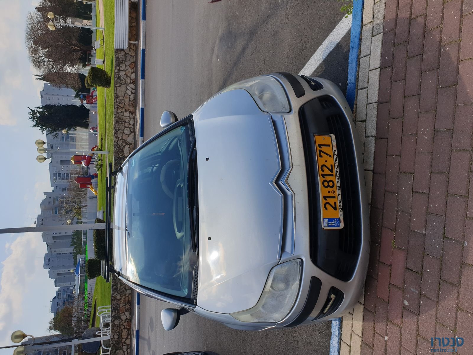 2010' Citroen C4 photo #2