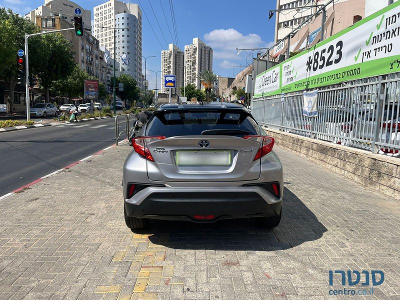 2018' Toyota C-HR photo #5