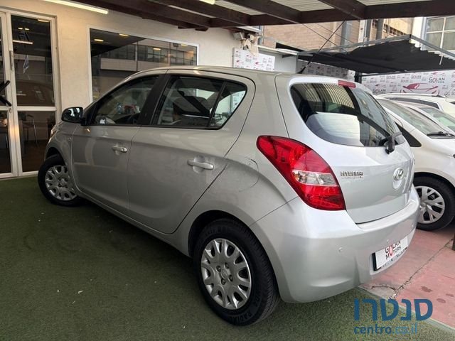 2012' Hyundai i20 יונדאי photo #1