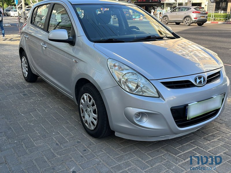 2012' Hyundai i20 photo #5