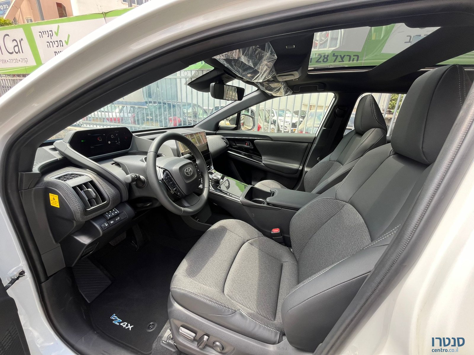 2024' Toyota BZ4x photo #2