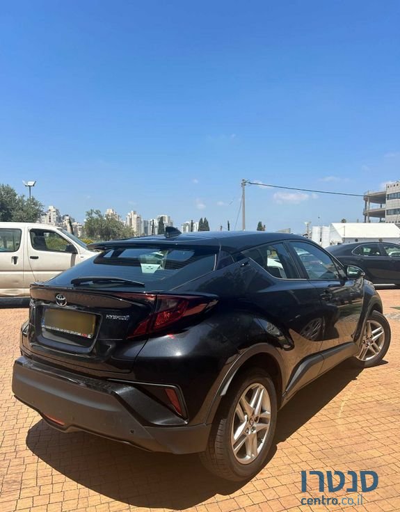 2021' Toyota C-HR טויוטה photo #2