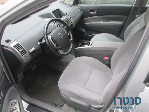 2008' Toyota Prius photo #2