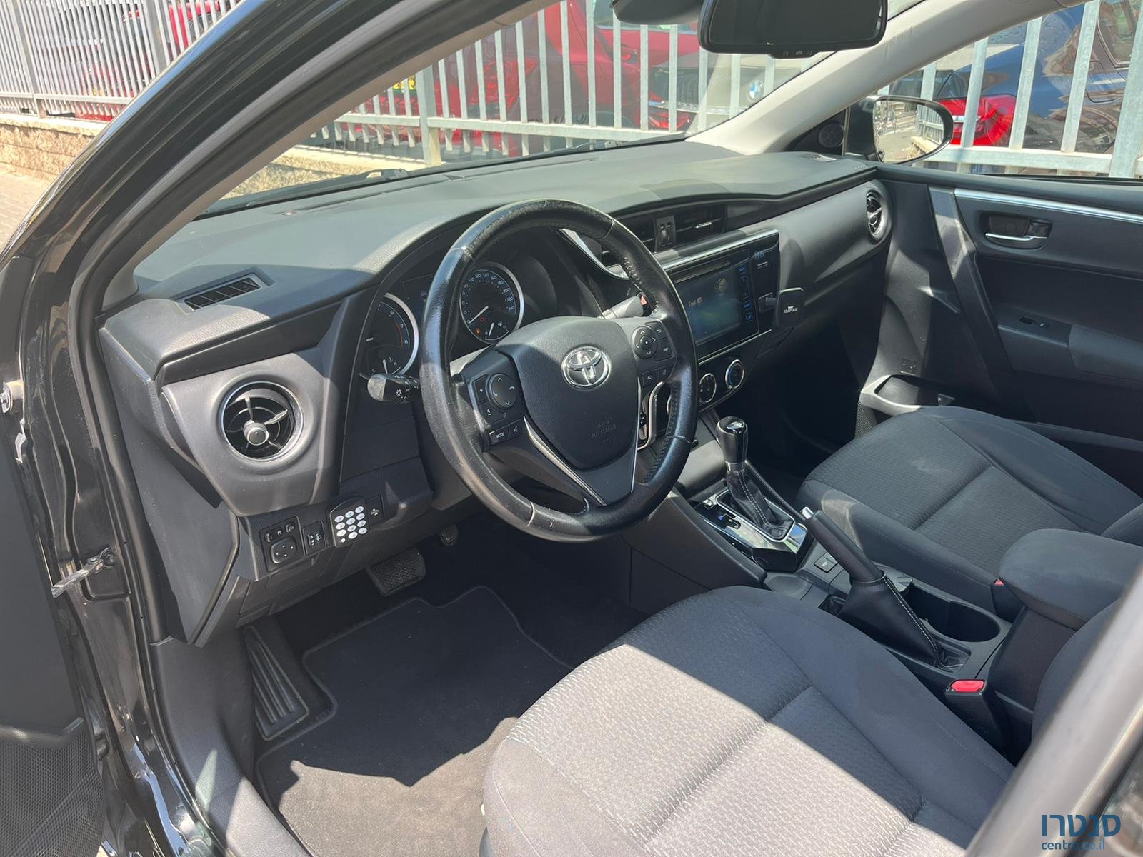 2016' Toyota Corolla photo #3