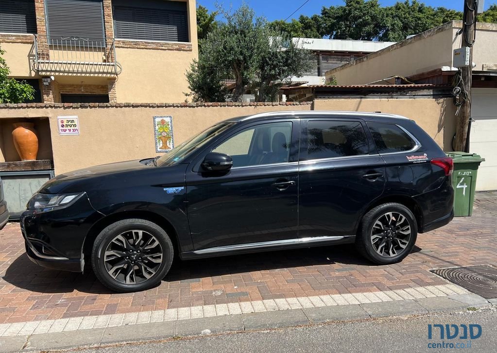2017' Mitsubishi Outlander מיצובישי אאוטלנדר photo #4