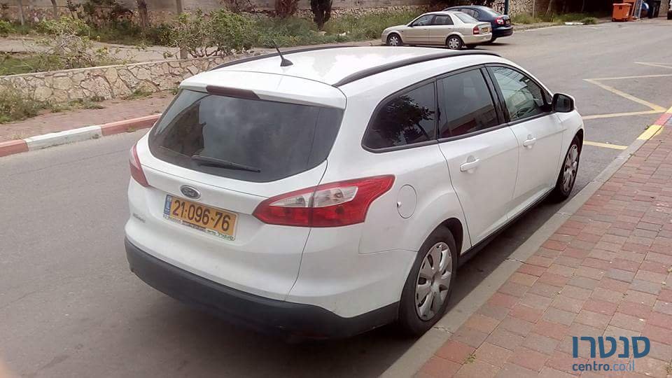 2013' Ford Focus photo #3