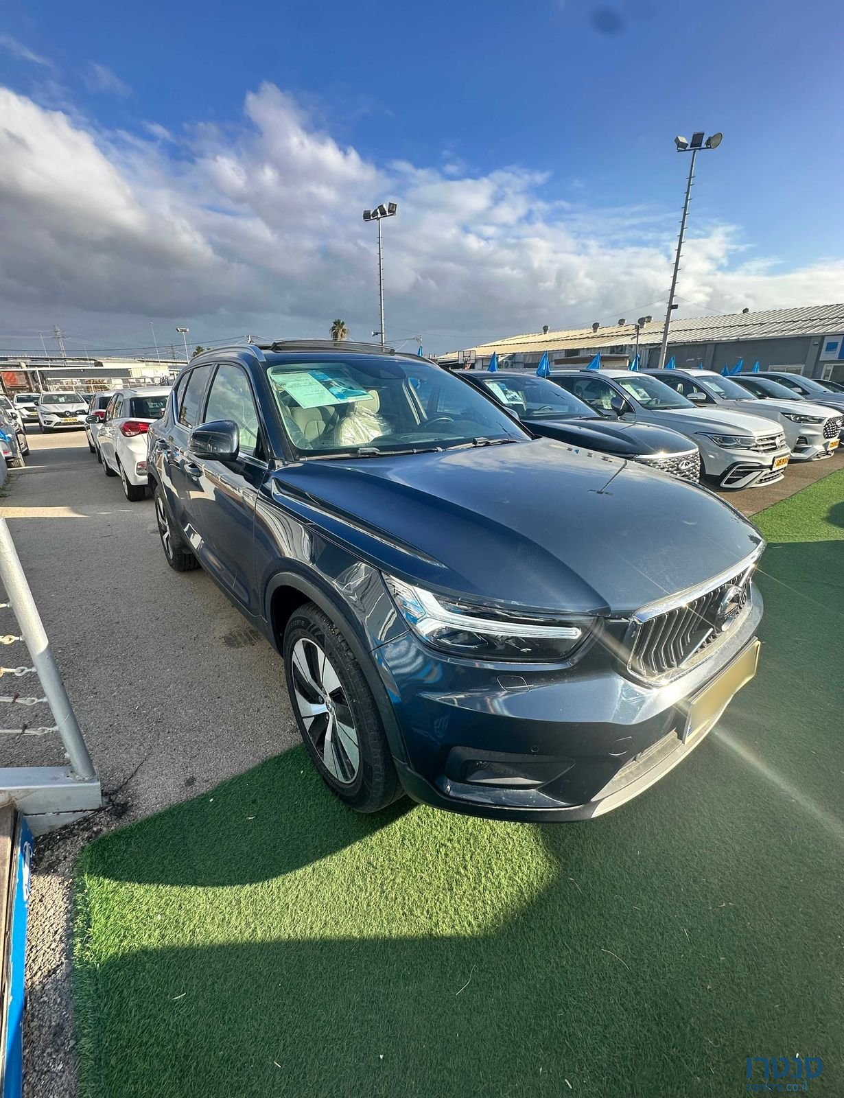 2021' Volvo XC40 וולוו photo #1