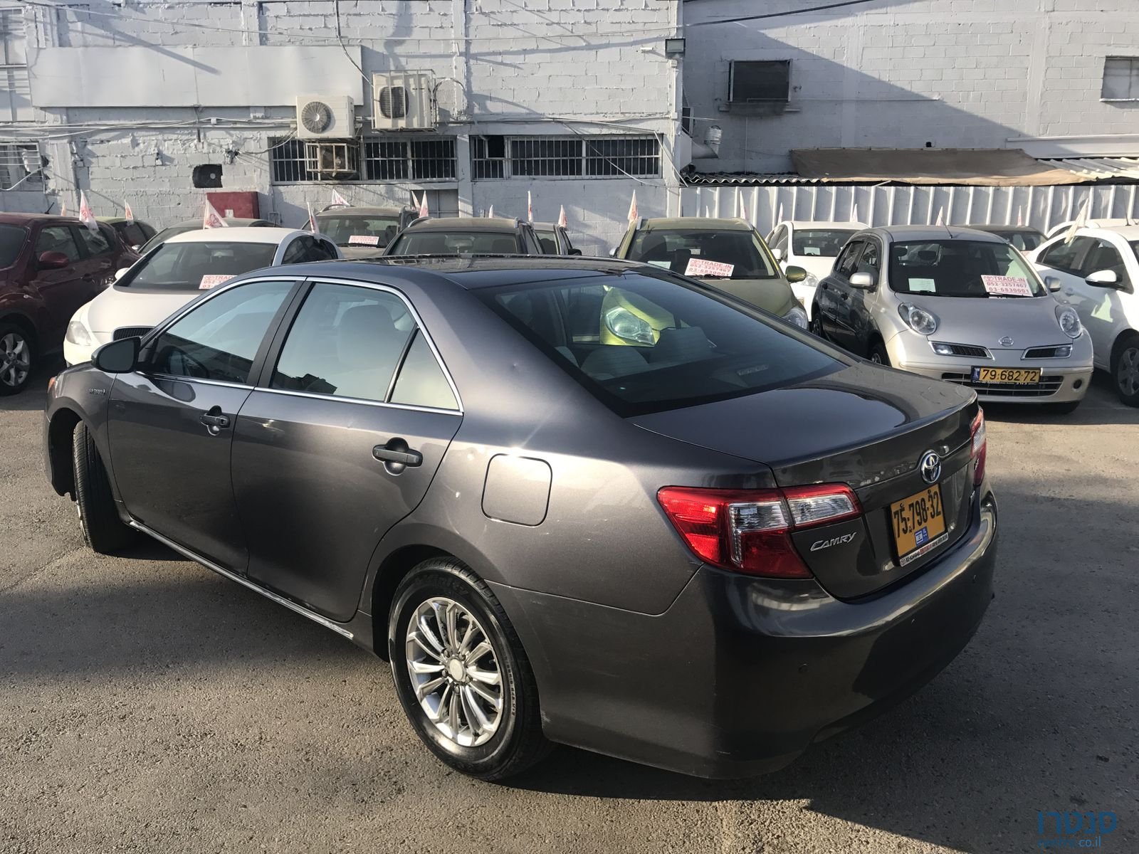 2014' Toyota Camry Hybrid photo #1
