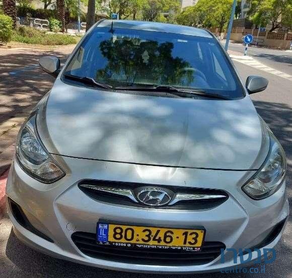 2012' Hyundai i25 יונדאי photo #1