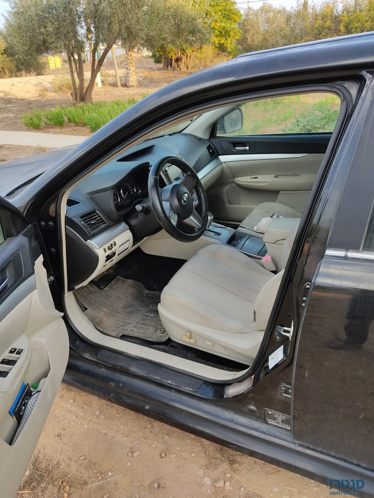 2011' Subaru B4 photo #2