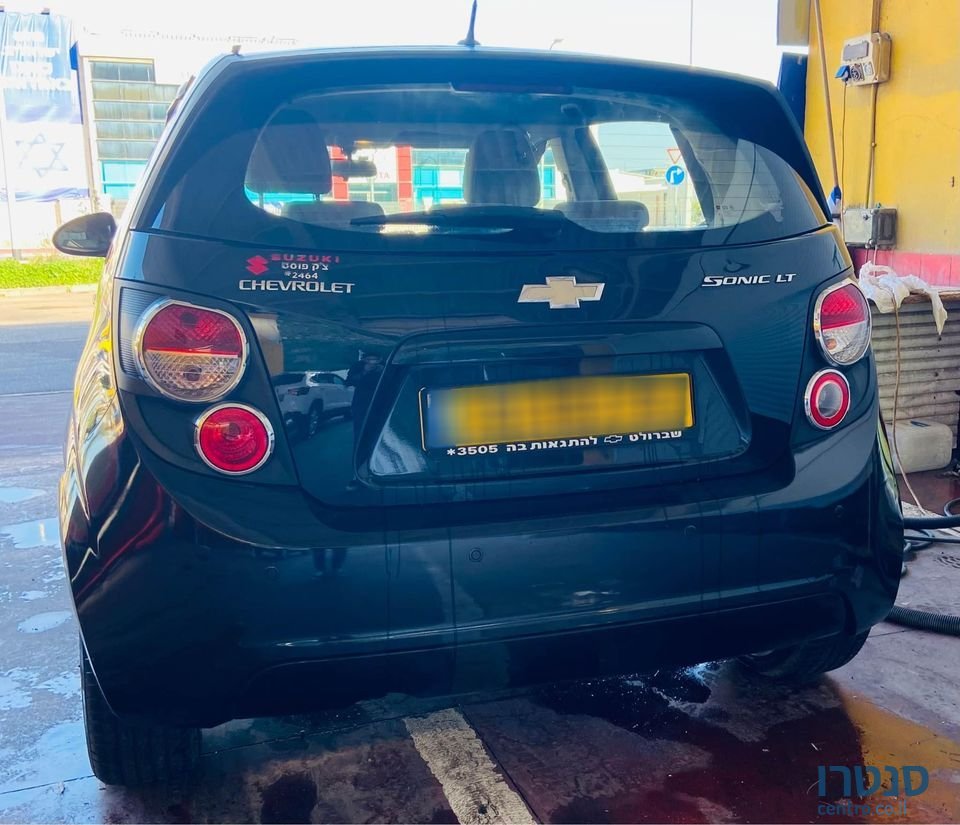 2012' Chevrolet Sonic photo #4