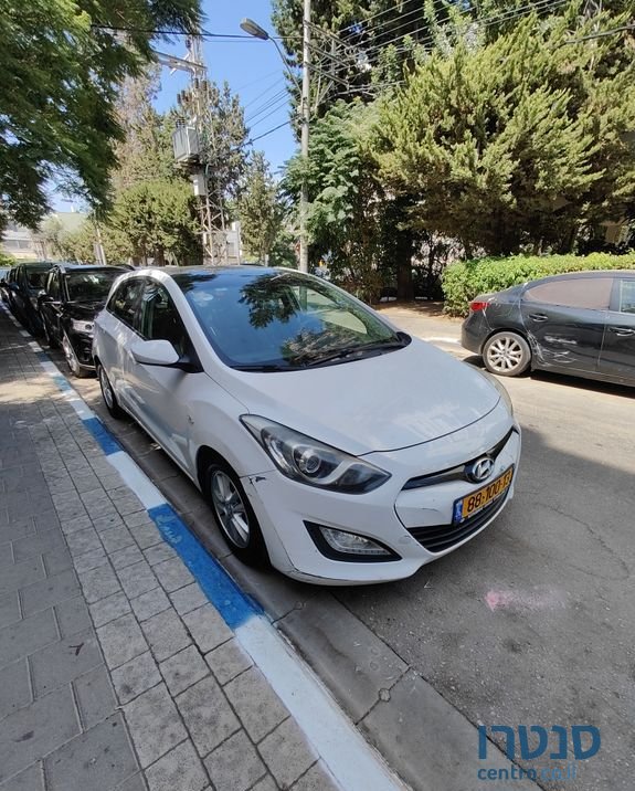 2012' Hyundai i30 יונדאי photo #4