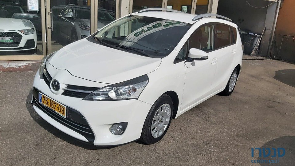 2017' Toyota Verso photo #1