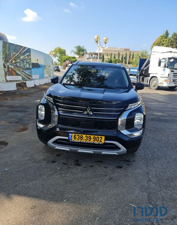 2022' Mitsubishi Outlander מיצובישי אאוטלנדר photo #2