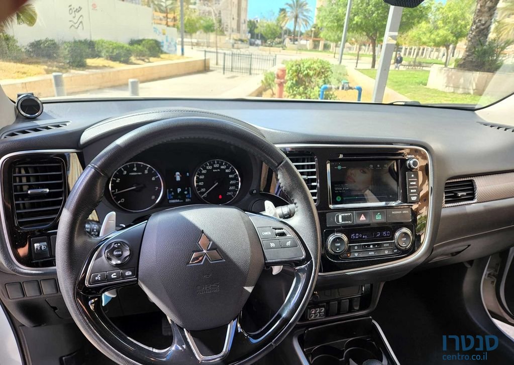 2017' Mitsubishi Outlander מיצובישי אאוטלנדר photo #2