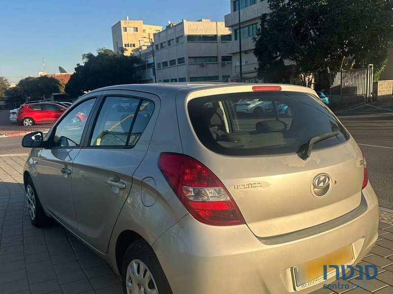 2012' Hyundai i20 יונדאי photo #5