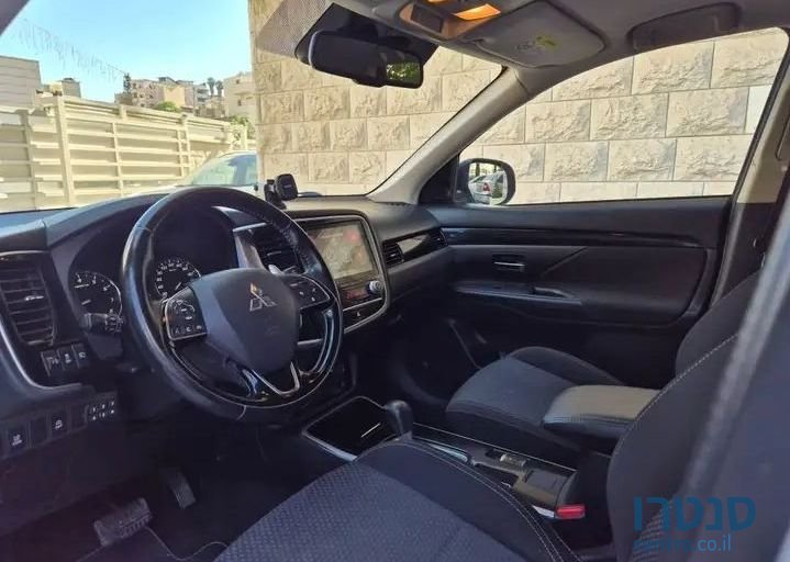 2021' Mitsubishi Outlander מיצובישי אאוטלנדר photo #5