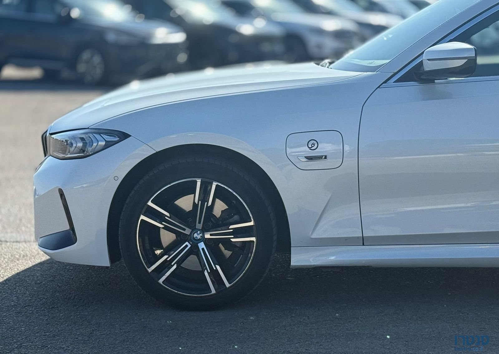 2024' BMW 3 Series ב מ וו סדרה 3 photo #3