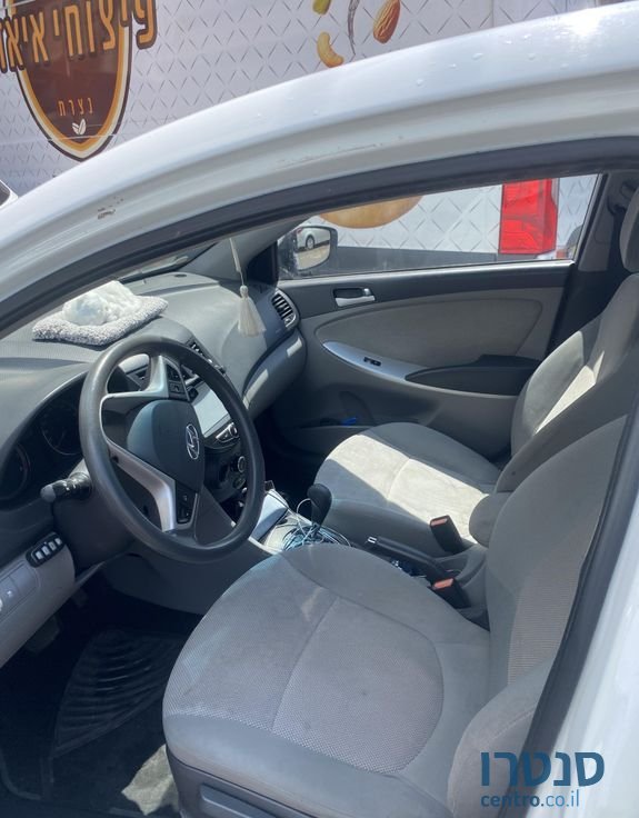 2014' Hyundai i25 יונדאי photo #3