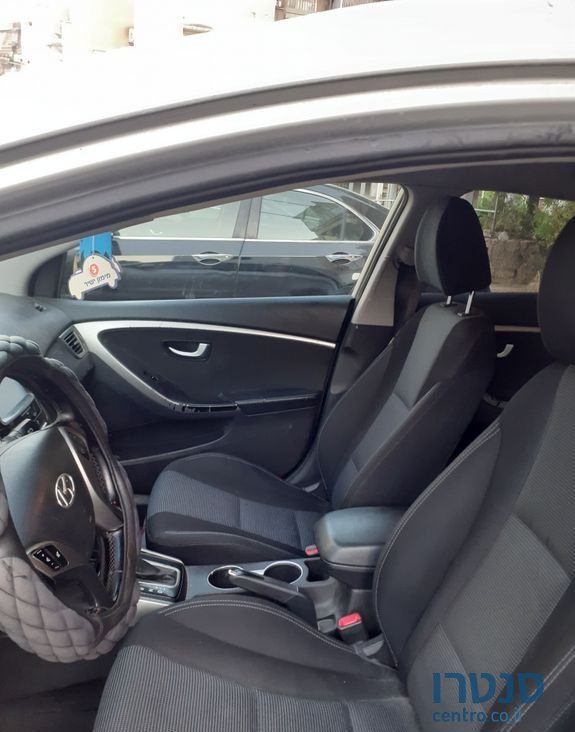 2013' Hyundai i30 יונדאי photo #1