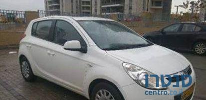 2010' Hyundai i20 החדשה פרימיום photo #2