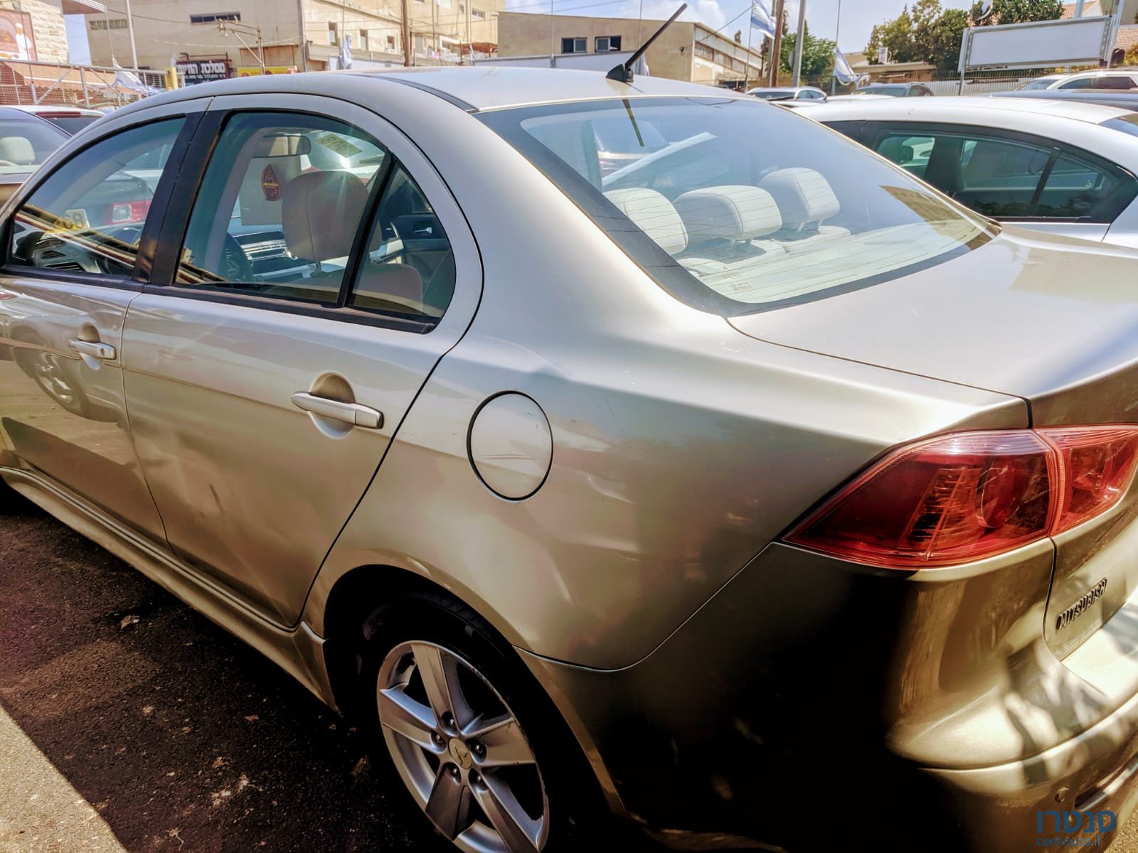 2008' Mitsubishi Lancer photo #3