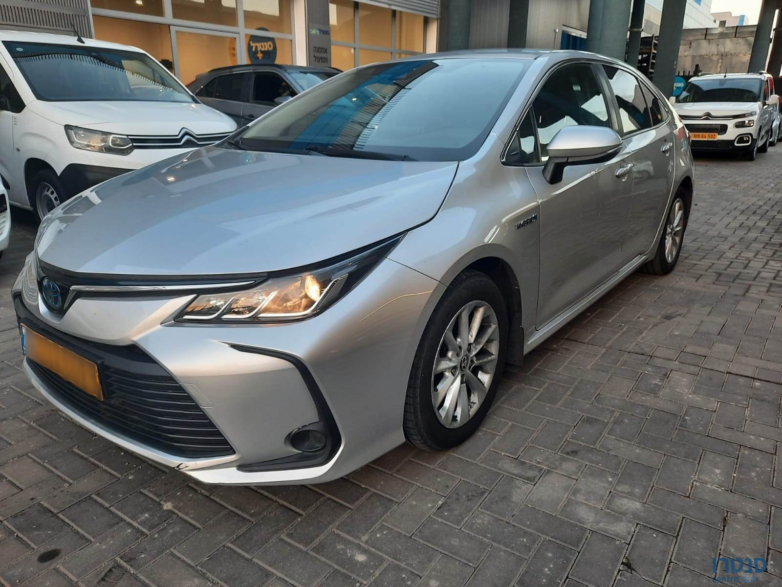 2018' Toyota Corolla photo #1