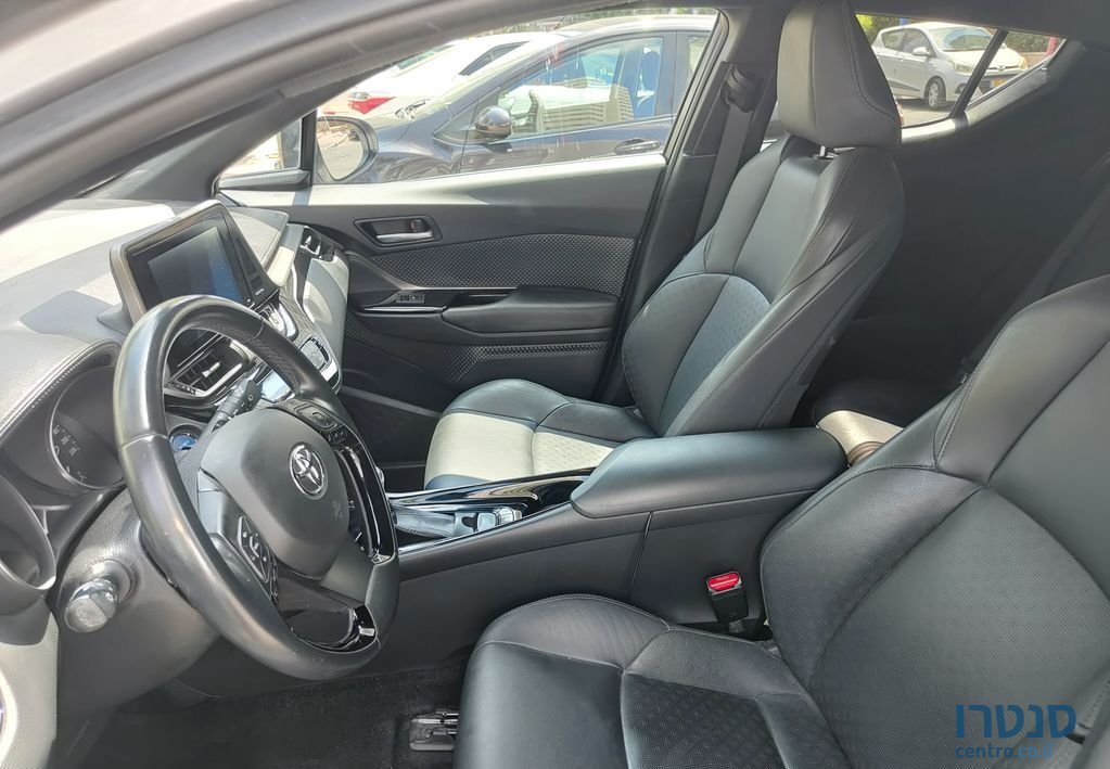 2018' Toyota C-HR טויוטה photo #5