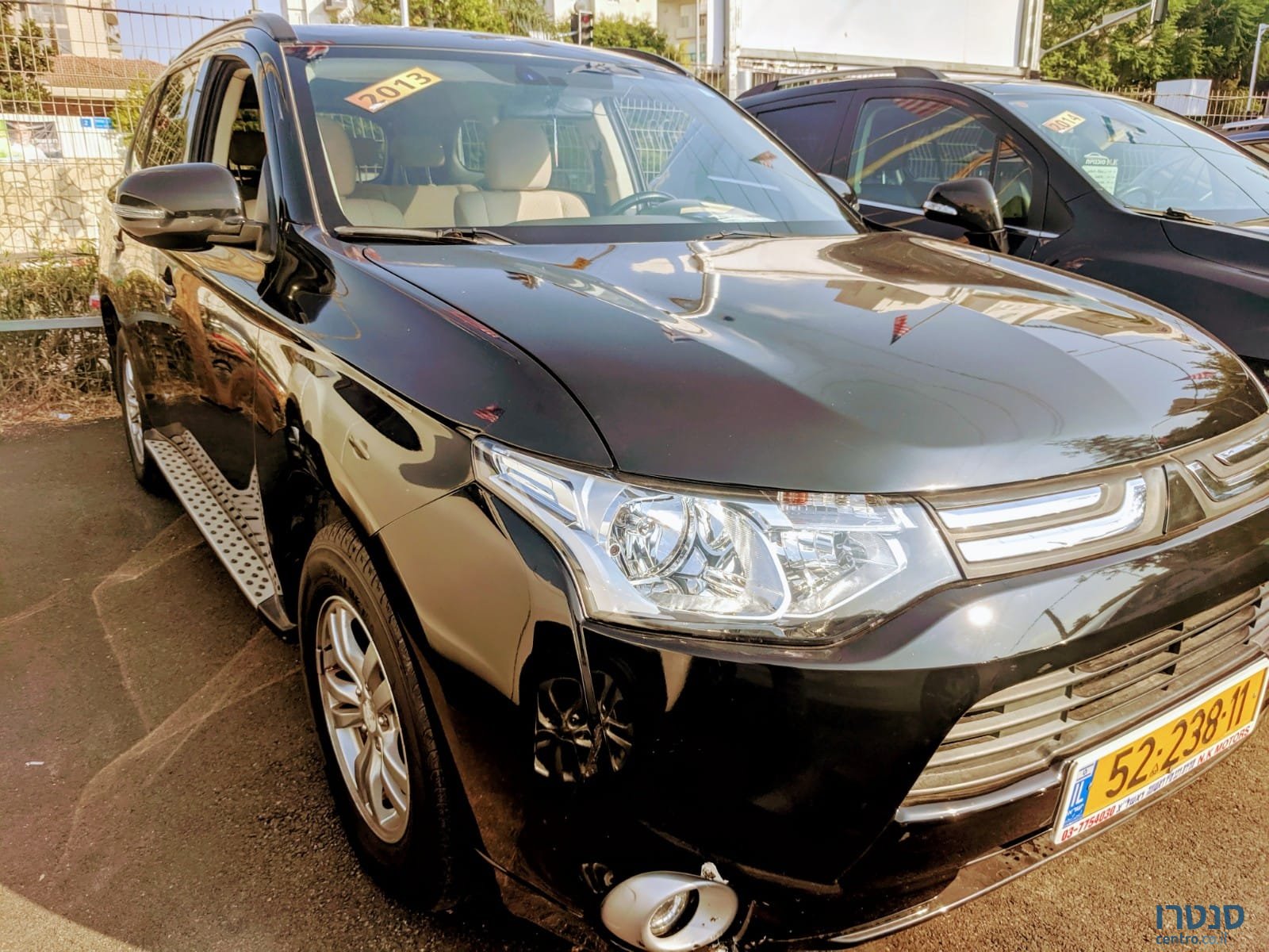 2013' Mitsubishi Outlander photo #2