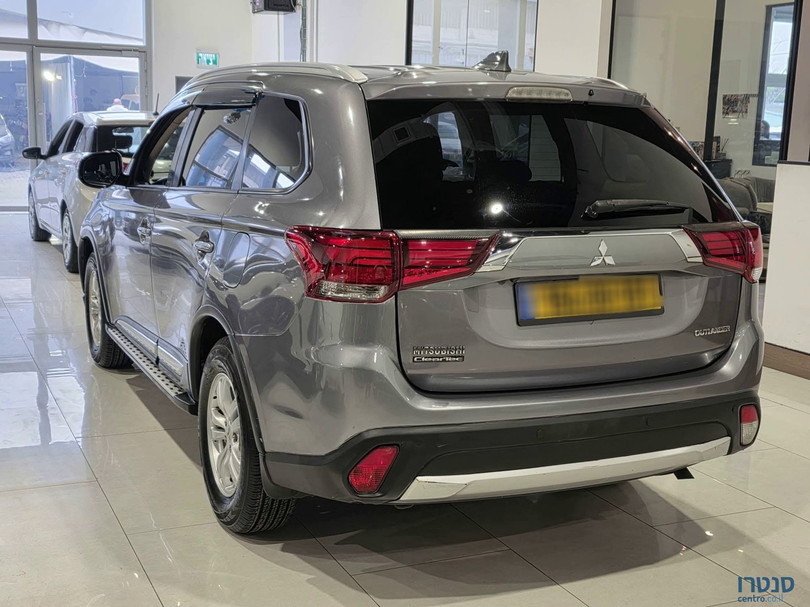 2017' Mitsubishi Outlander photo #4