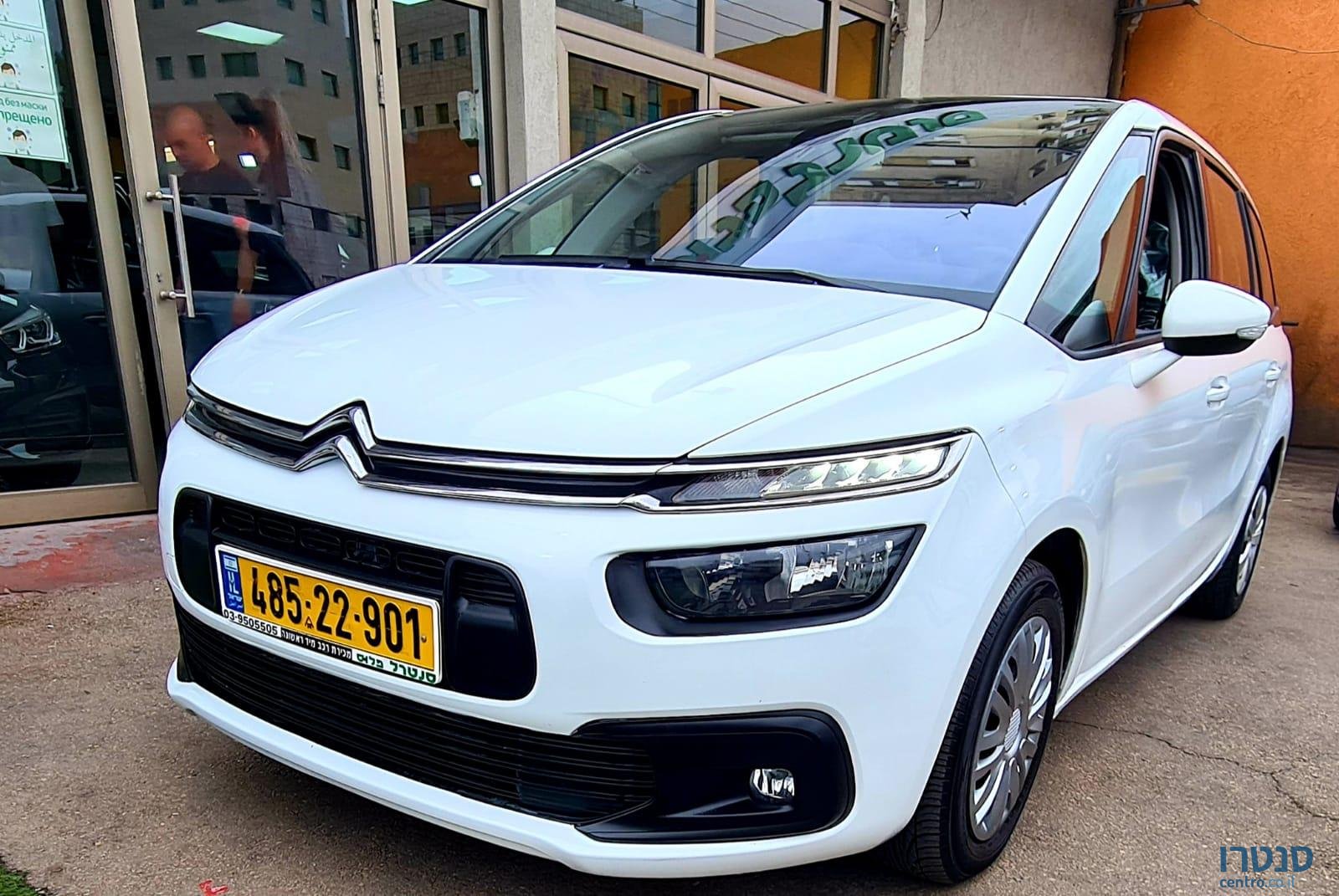 2019' Citroen C4 Picasso photo #1
