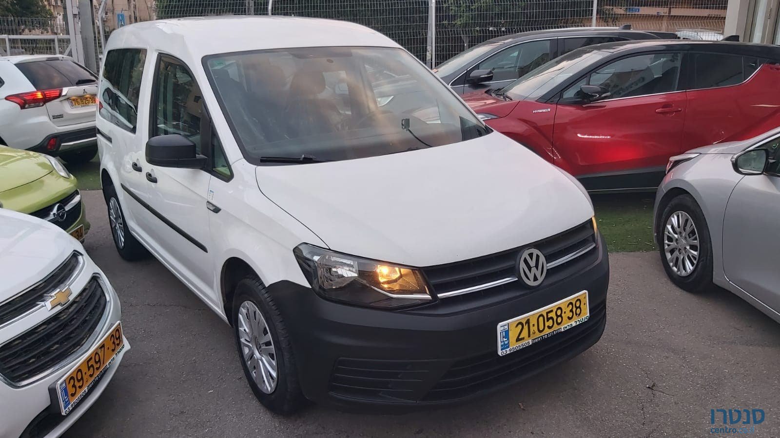 2016' Volkswagen Caddy photo #1