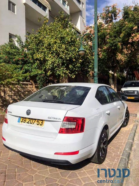 2014' Skoda Octavia photo #2