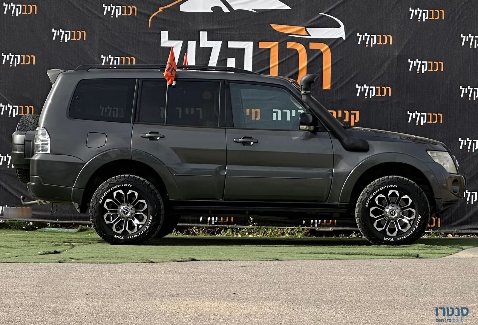 2013' Mitsubishi Pajero מיצובישי פג'רו photo #2