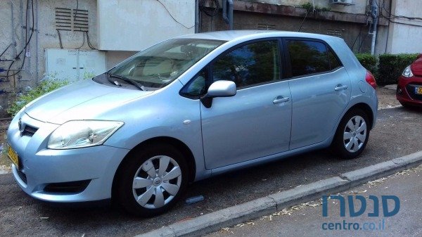 2008' Toyota Auris photo #1