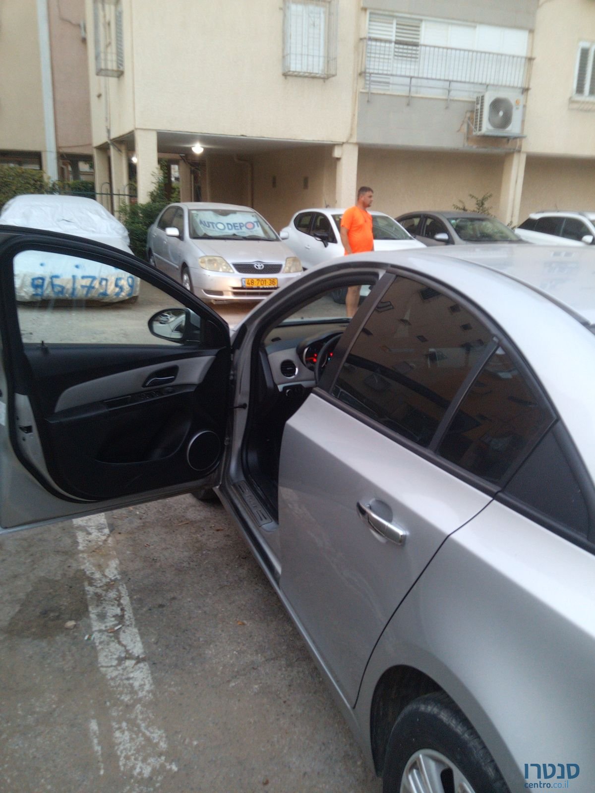 2011' Chevrolet Cruze photo #1