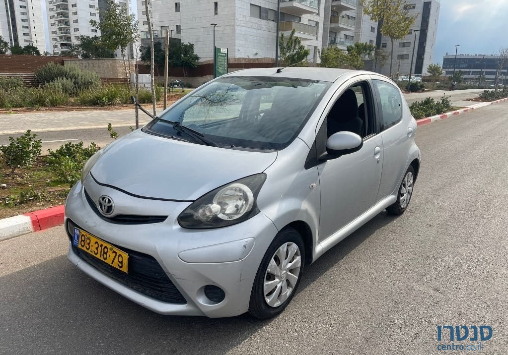 2012' Toyota Aygo טויוטה אייגו photo #3