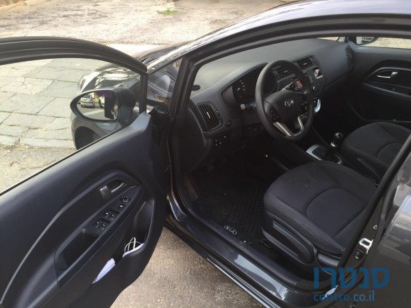 2014' Kia Rio photo #5