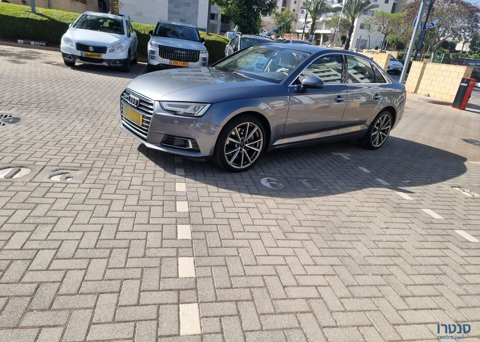 2017' Audi A4 053-3394233 photo #1