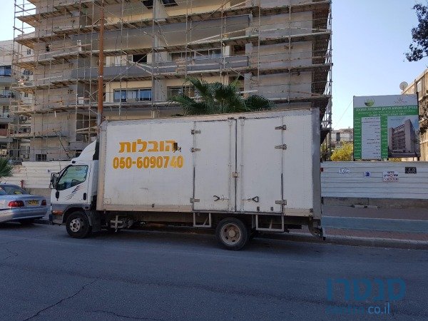 2005' Mitsubishi Canter photo #1